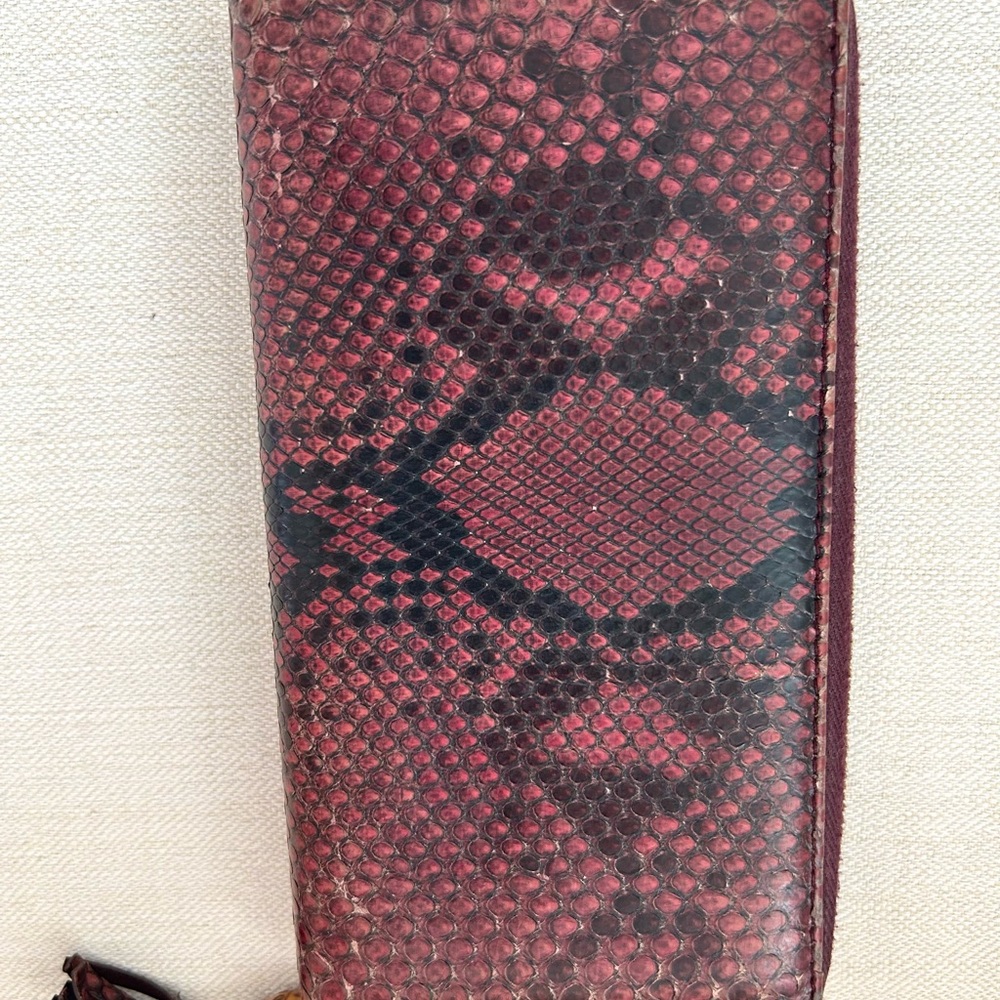 Gucci Red and Black Snakeskin Wallet - Picture 2 of 4